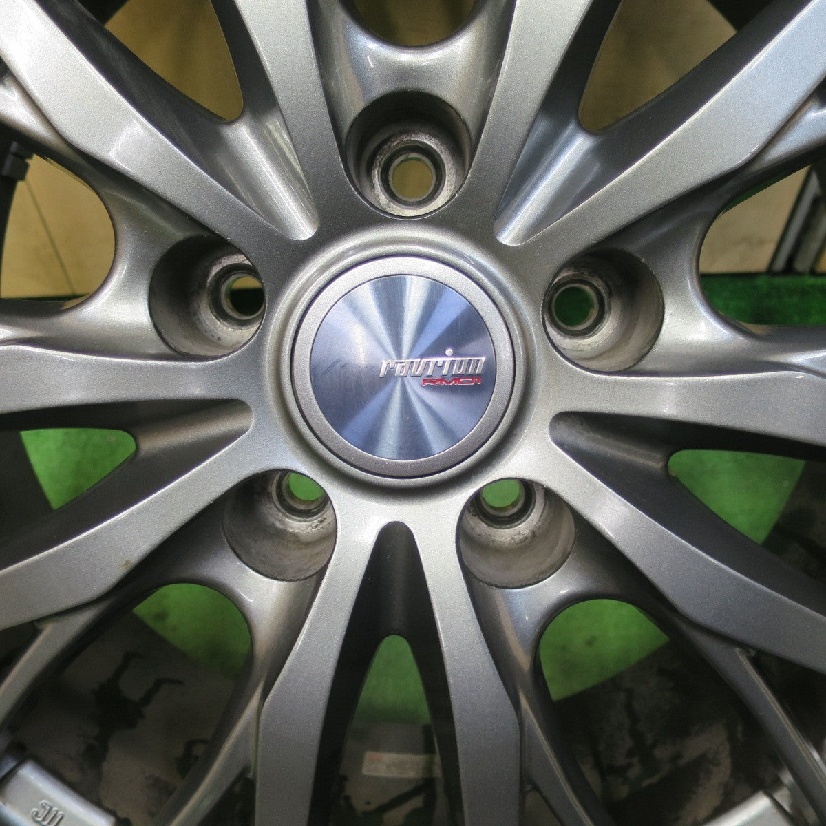 キレイ★スタッドレス 225/60R17 グッドイヤー アイスナビ6 ravrion RM01 ラブリオン 17インチ PCD114.3/5H★5061904TTス