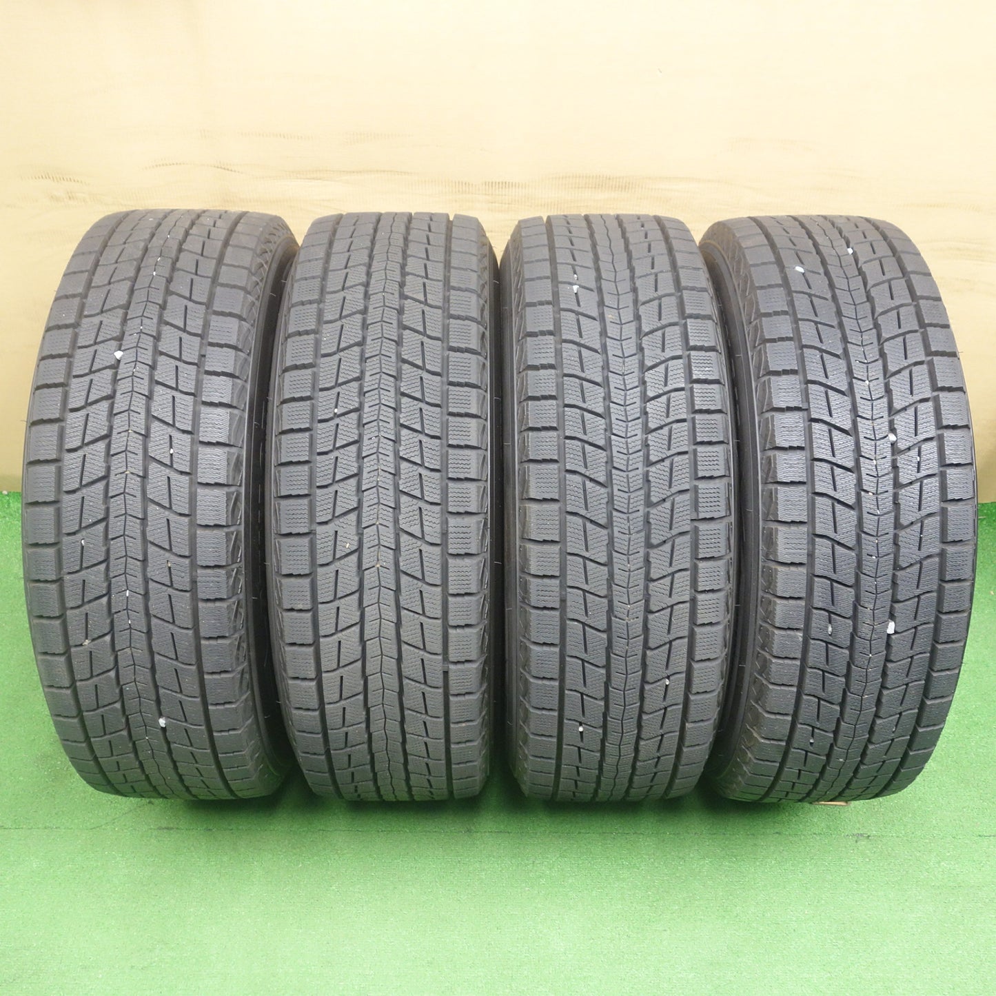 ほぼ未使用!24年!キレイ★スタッドレス 235/60R18 ダンロップ ウインターマックス SJ8 SJ8+ LONGINUS ロンギヌス 18インチ PCD114.3/5H★6041501KTス
