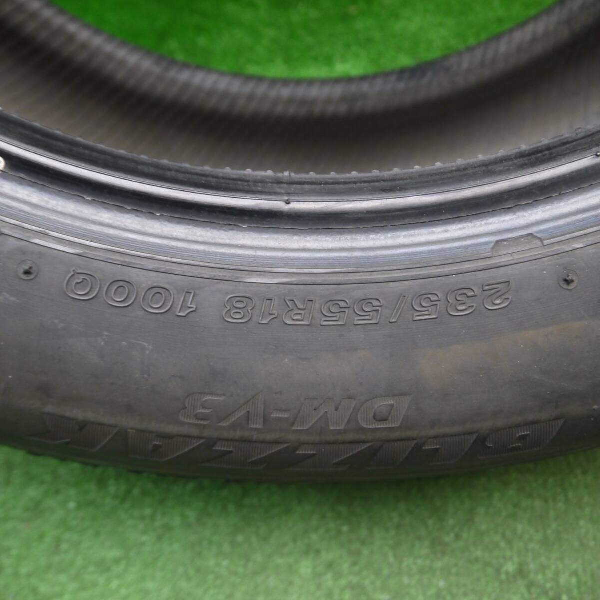 1本価格★スタッドレス 235/55R18 ブリヂストン ブリザック DM-V3 ハリアー RAV4 ヴァンガード レクサス NX等★5011715Hスタ
