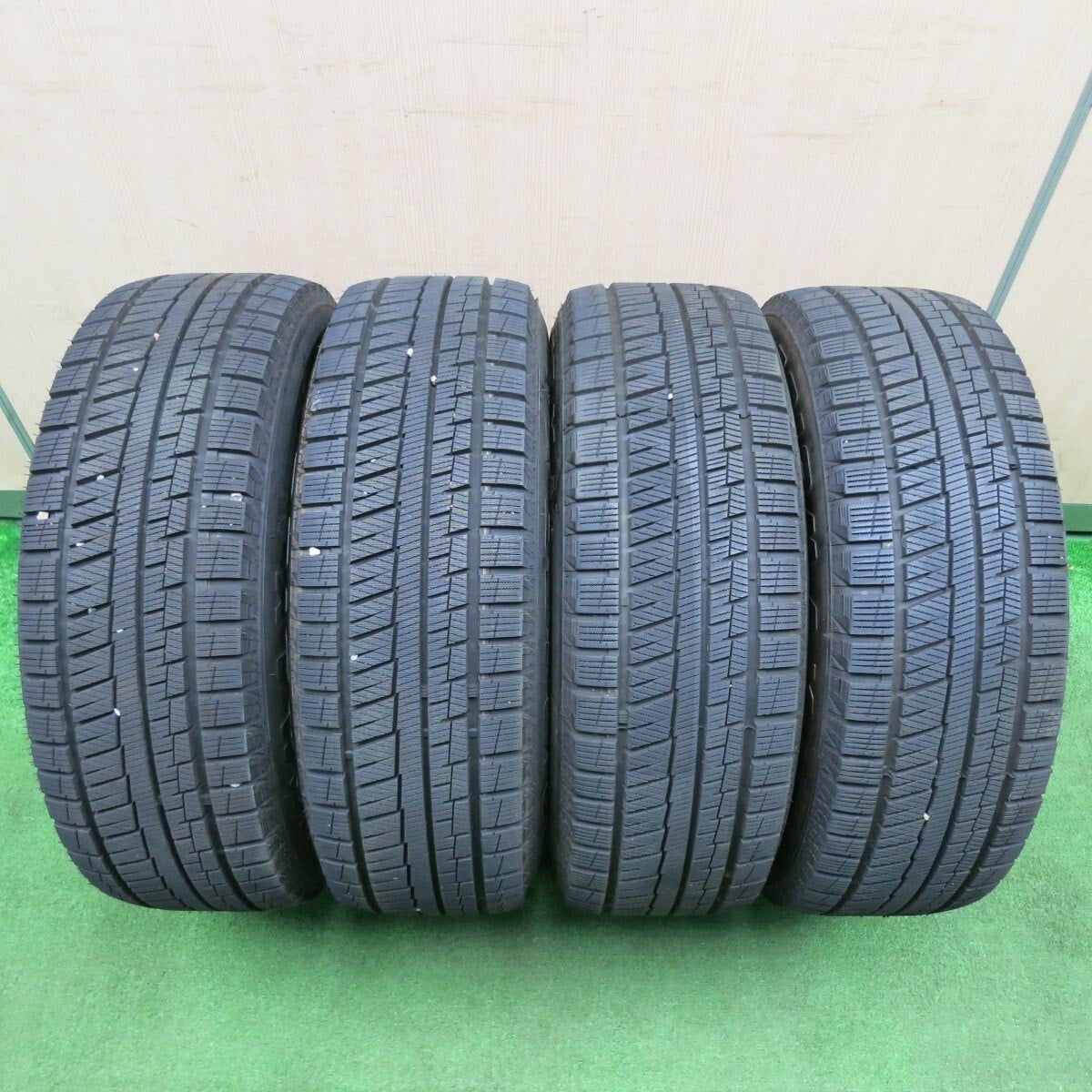 バリ溝!23年!ほぼ10分★スタッドレス 195/65R15 グリップマックス グリップアイスX VELVA AGUDO ヴェルヴァ 15インチ PCD114.3/5H★5020603TNス