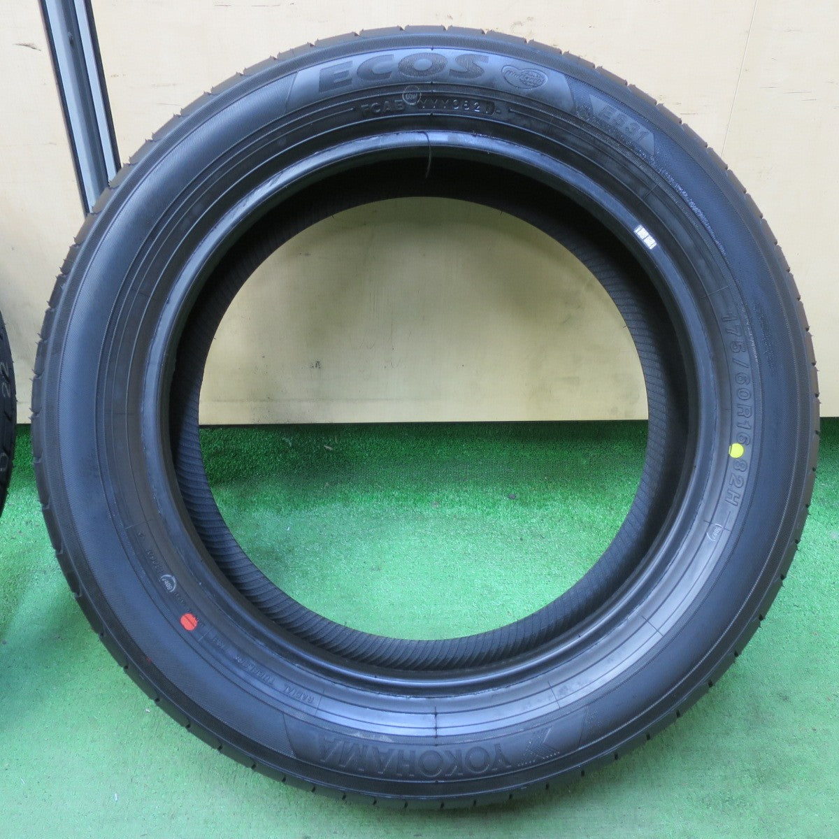 未使用!21年★175/60R16 ヨコハマ エコス ES31 タイヤ 16インチ ラクティス イグニス クロスビー アクア 等★5070301イノタ