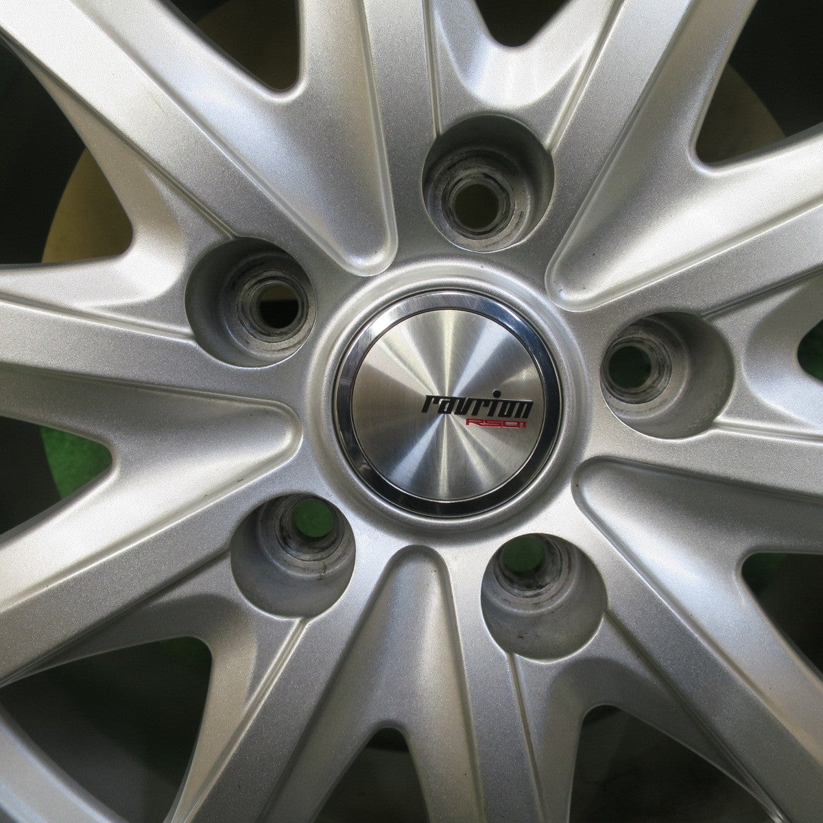バリ溝!21年!キレイ!9.5分★スタッドレス 205/65R16 グッドイヤー アイスナビ7 ravrion RS01 ラブリオン 16インチ PCD114.3/5H★5092502TTス