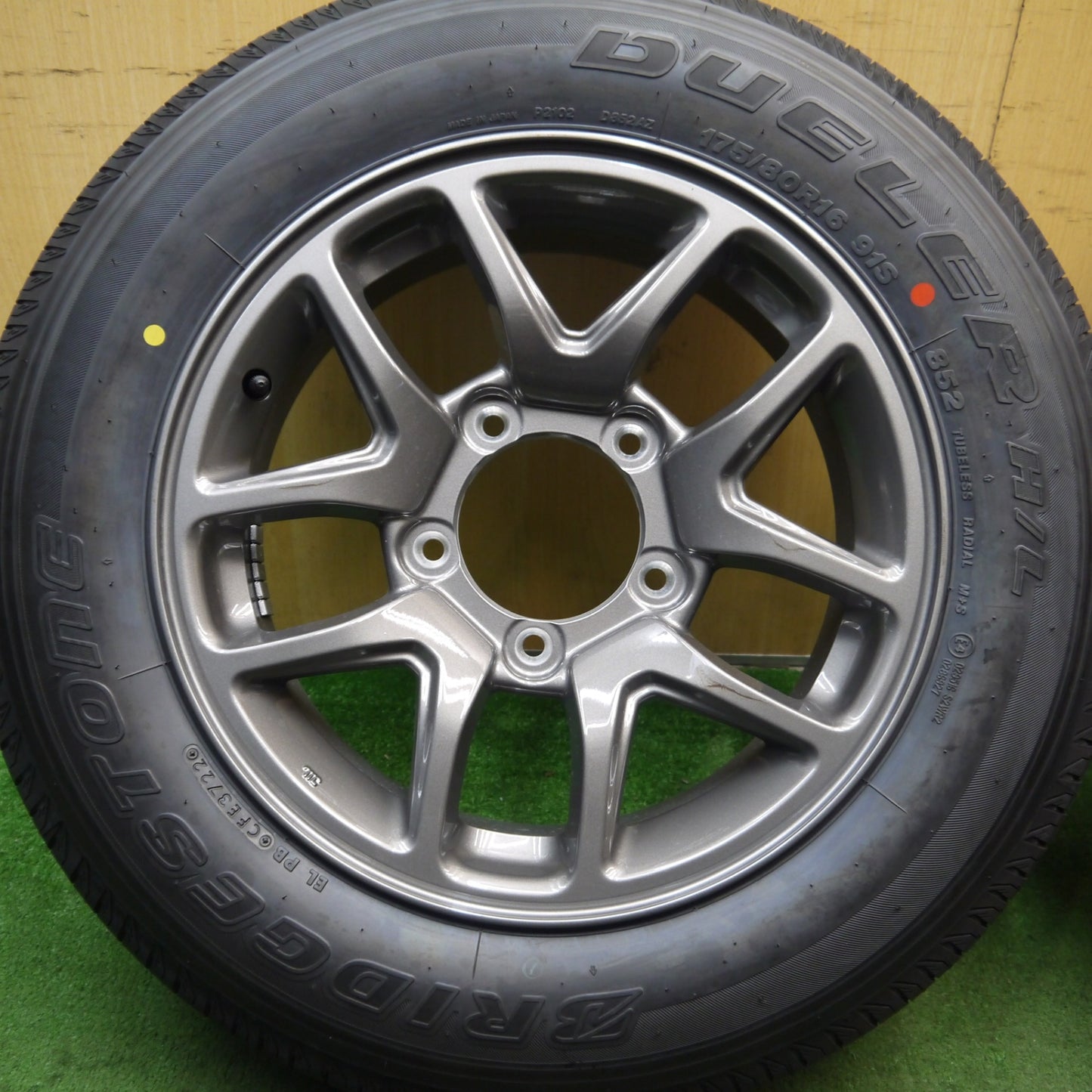 新車外し!22年★スズキ JB64 ジムニー 純正 175/80R16 ブリヂストン デューラー H/L 852 16インチ PCD139.7/5H★5091002Hノ