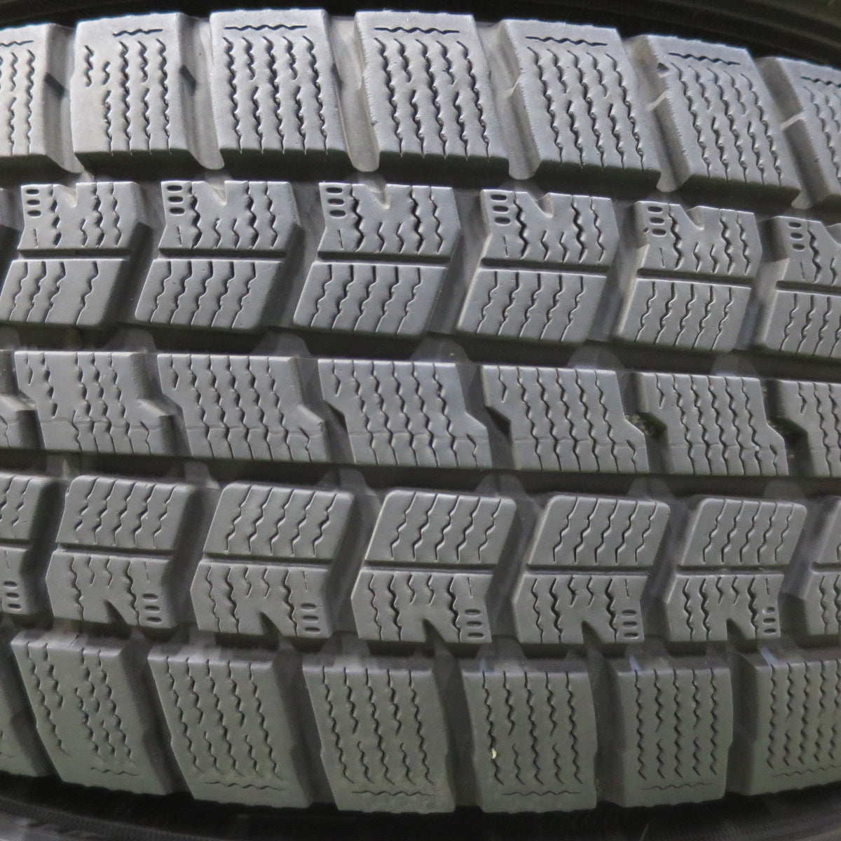 バリ溝!22年!キレイ!9.5分★トヨタ 30系 アルファード ヴェルファイア 純正 225/60R17 スタッドレス グッドイヤー アイスナビ7 17インチ PCD114.3/5H★5101703イス