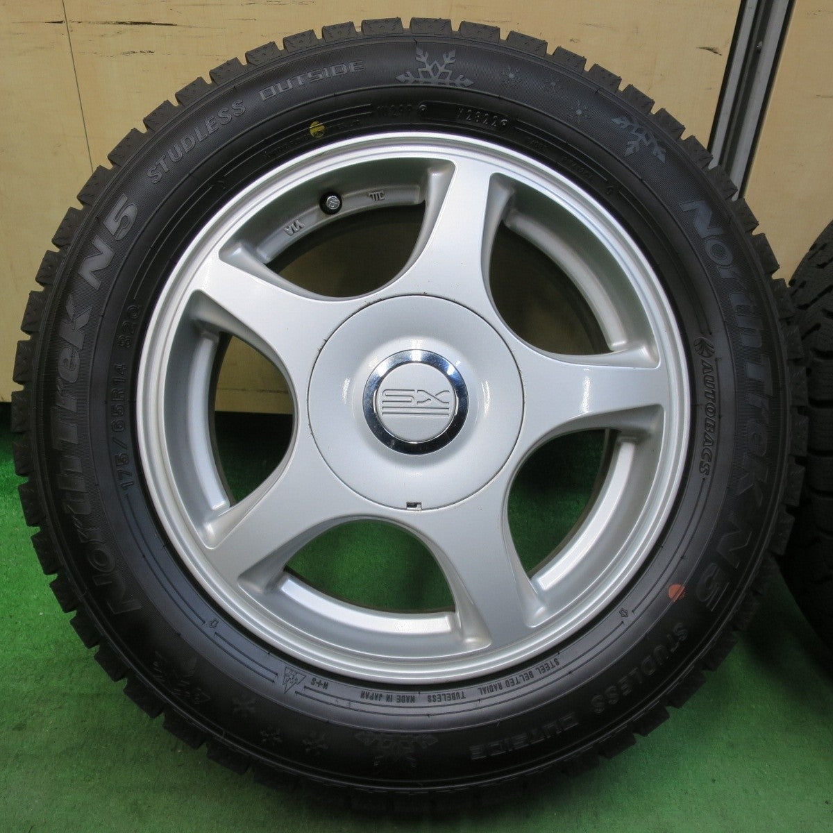 超バリ溝!22年!ほぼ10分★スタッドレス 175/65R14 オートバックス ノーストレック N5 SX-V3 14インチ PCD100 114.3/4H マルチ★5022708イス