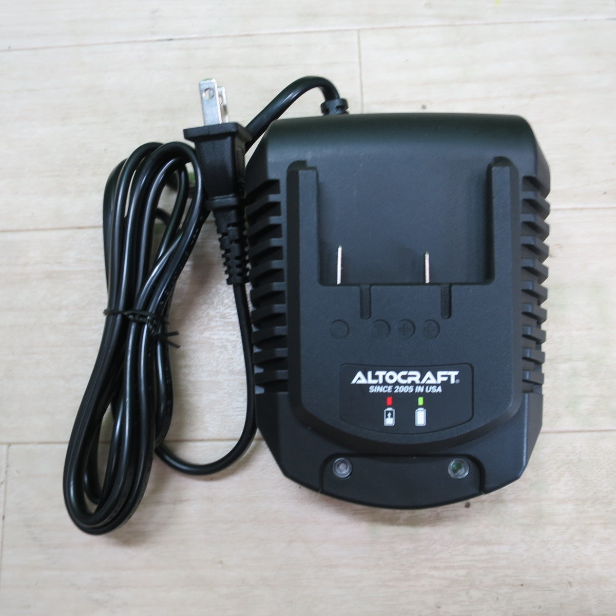 美品☆ALTOCRAFT 20V ブラシレス コードレス インパクトレンチ CIW336 充電式 バッテリー 充電器 アルトクラフト☆