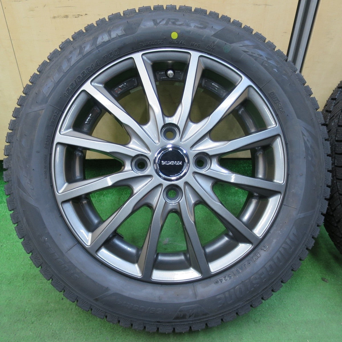 未使用!24年★スタッドレス 155/65R14 ブリヂストン ブリザック VRX3 BALMINUM バルミナ 14インチ PCD100/4H★4122703イス