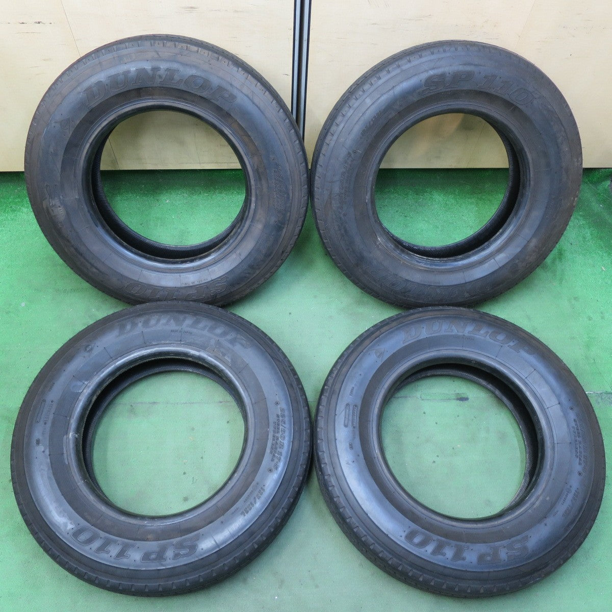 バリ溝!23年!8.5分★トラック タイヤ 225/80R17.5 123/122L ダンロップ SP110 タイヤ 17.5インチ★5071403イノタ