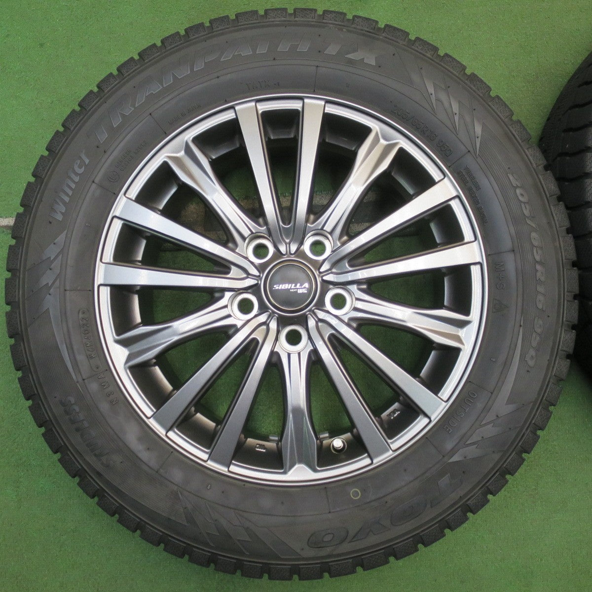 バリ溝!22年!キレイ!9.5分★スタッドレス 205/65R16 トーヨー ウインター トランパス TX SIBILLA NEXT W5 シビラ 16インチ PCD114.3/5H★5093001NJス