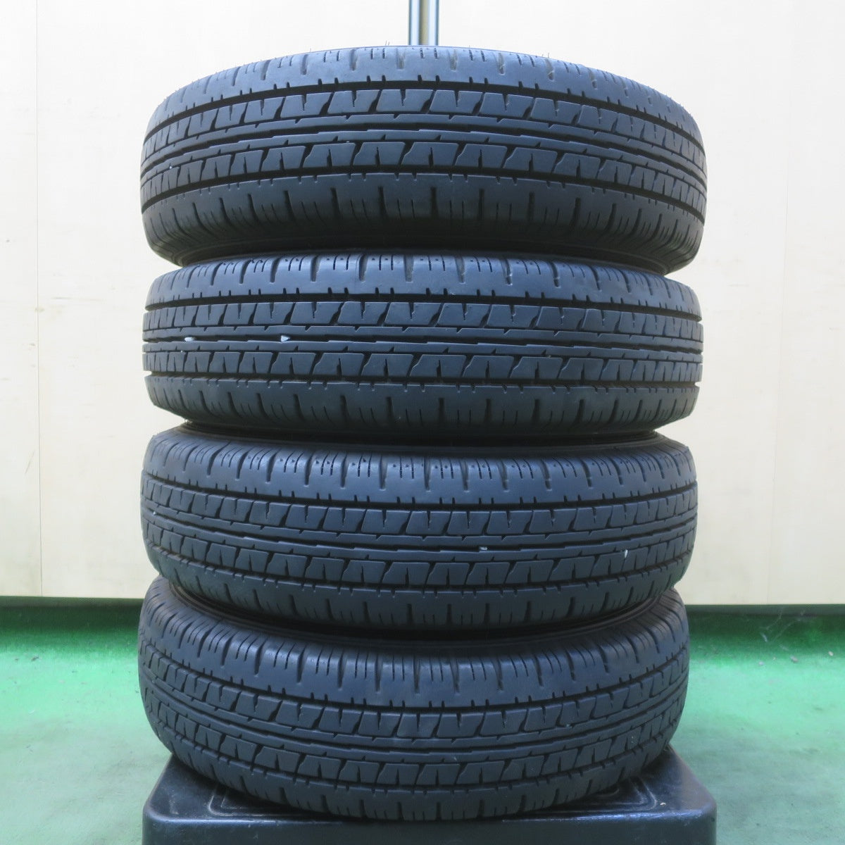 バリ溝!23年!キレイ!9.5分以上◎145R12 6PR ダンロップ エナセーブ VAN01 JOKER ジョーカー 12インチ PCD100/4H◎6072208イノ