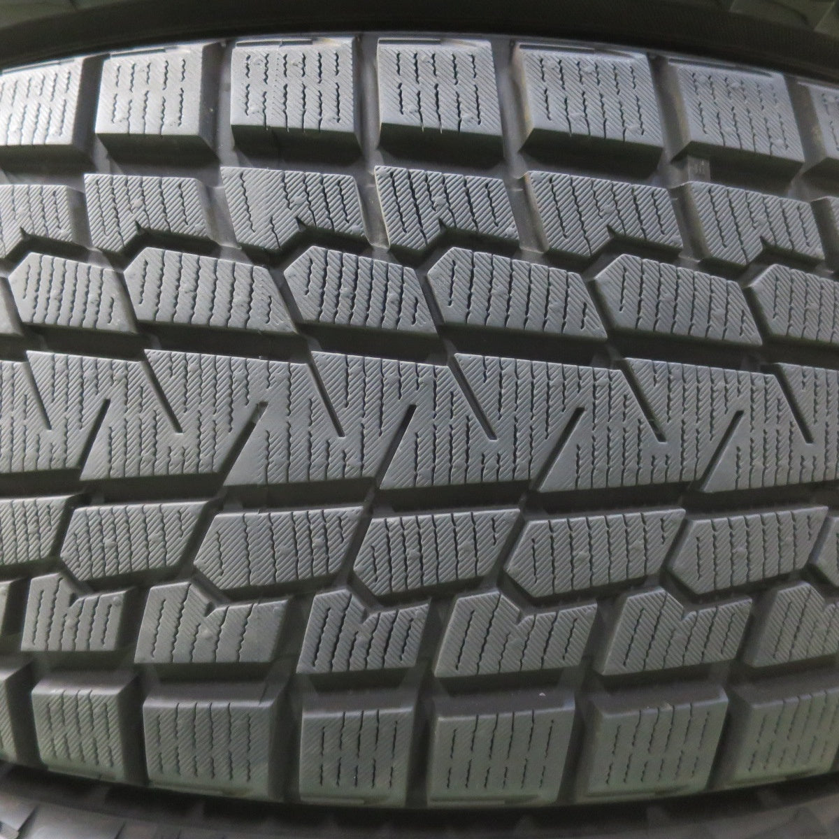 バリ溝!24年!ほぼ10分★スタッドレス 235/55R20 ヨコハマ アイスガード G075 タイヤ 20インチ レクサス RX 等★5042307イスタ