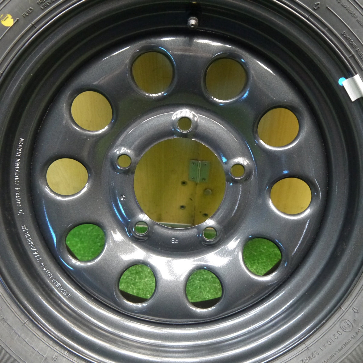 新車外し!24年!1本★スズキ ジムニー シエラ 純正 スチール 195/80R15 ダンロップ AT20 グラントレック スペア 15インチ PCD139.7/5H★6021706Hノ
