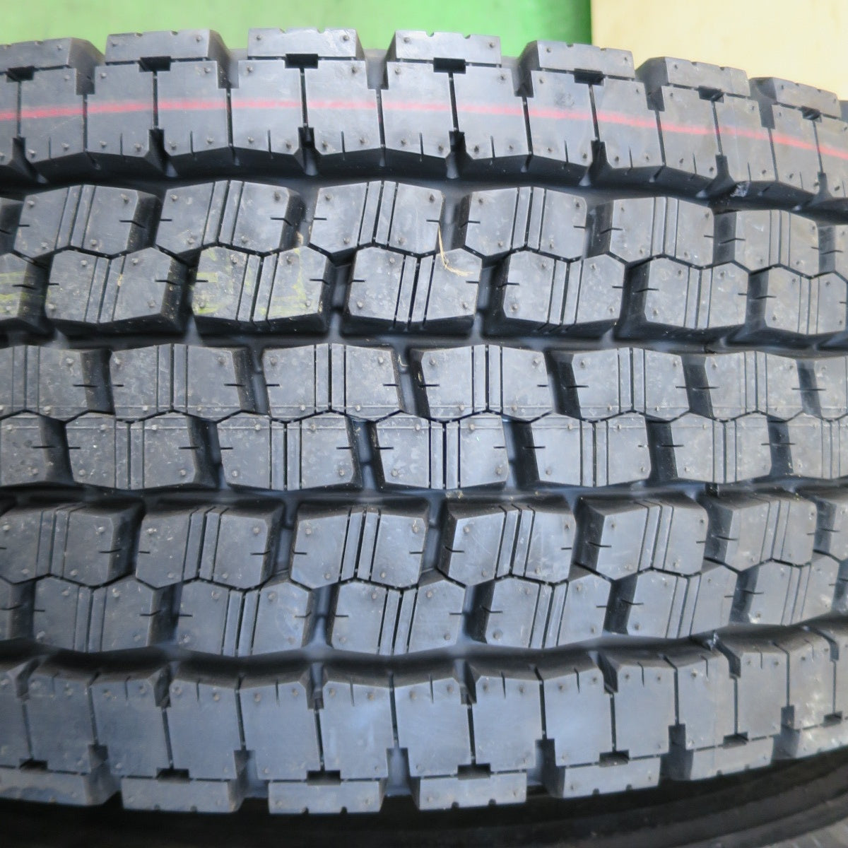 未使用!23年!2本★トラック タイヤ 245/70R19.5 136/134J スタッドレス ブリヂストン W999 19.5インチ★6030704ナスタ
