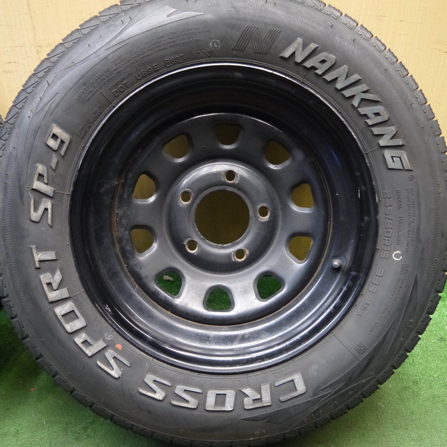 バリ溝!9分★シボレー 等 DAYTONA デイトナ 235/60R15 ナンカン CROSS SPORT SP-9 ホワイトレター 15インチ PCD127/5H★5090202Hノ