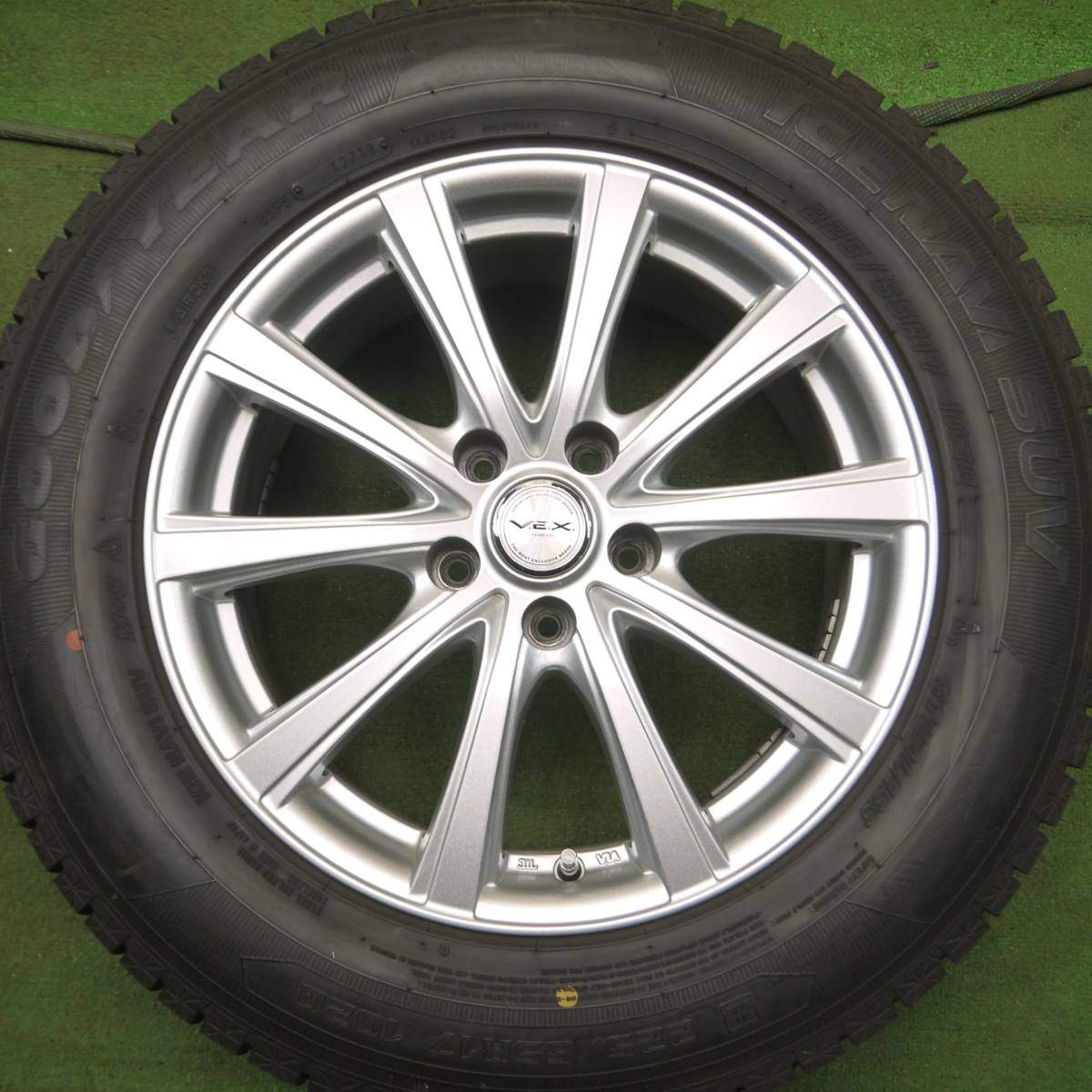 超バリ溝!キレイ!ほぼ10分★スタッドレス 225/65R17 グッドイヤー アイスナビ SUV V.E.X. VEX PCD114.3/5H★4022709Hス