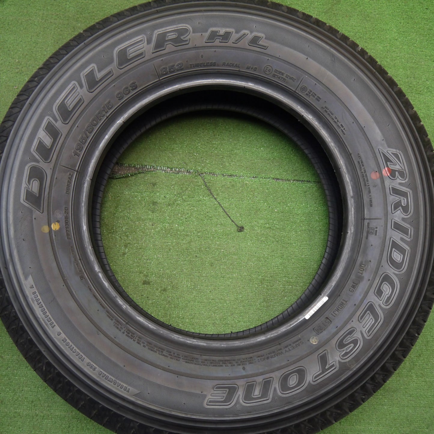 新車外し!24年★195/80R15 ブリヂストン デューラー H/L 852 タイヤ 15インチ ジムニー ノマド シエラ 等★5052005Hノタ