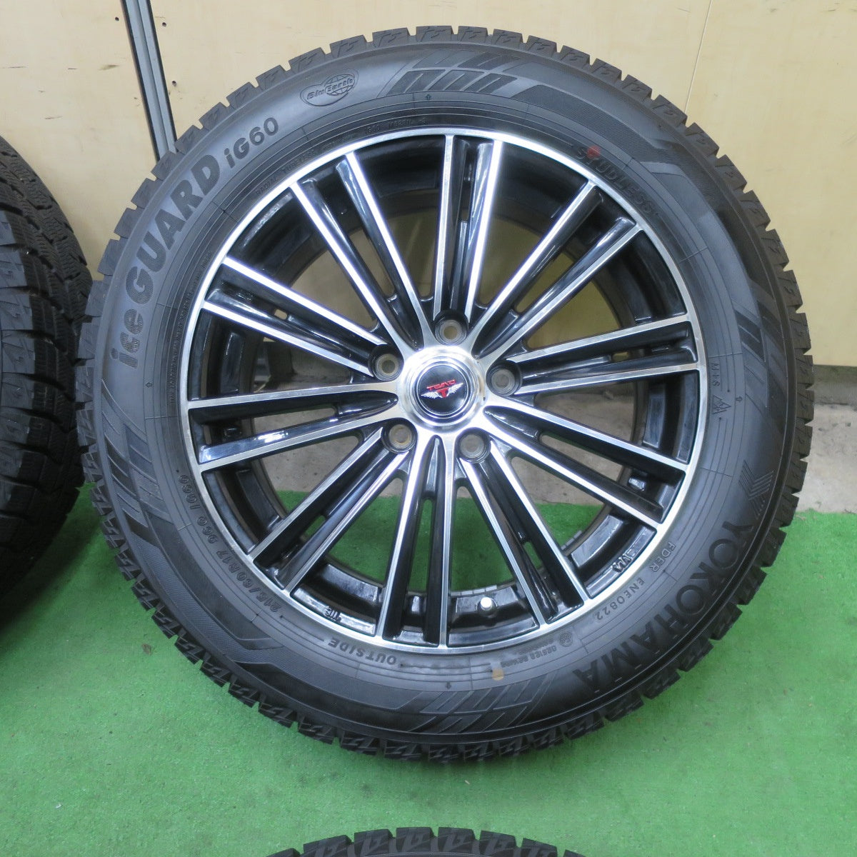 超バリ溝!22年!キレイ!ほぼ10分★スタッドレス 215/60R17 ヨコハマ アイスガード iG60 TEAD テッド 17インチ PCD114.3/5H★5090401TTス