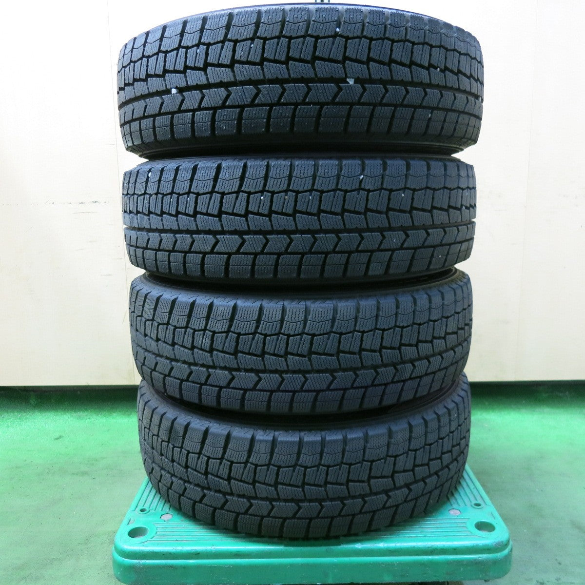 バリ溝!23年!キレイ!ほぼ10分★スタッドレス 175/65R15 ダンロップ ウインターマックス WM02 JOKER ジョーカー 15インチ PCD100/4H★5091106SKス