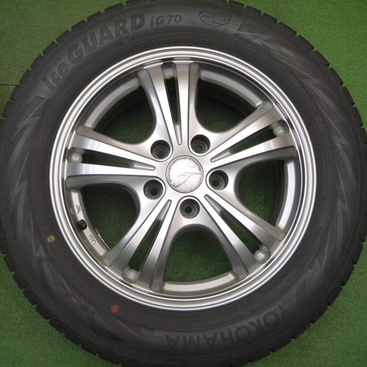 バリ溝!22年!キレイ!9分★スタッドレス 215/60R16 ヨコハマ アイスガード iG70 STRANGER ストレンジャー 16インチ PCD114.3/5H★5012809Hス