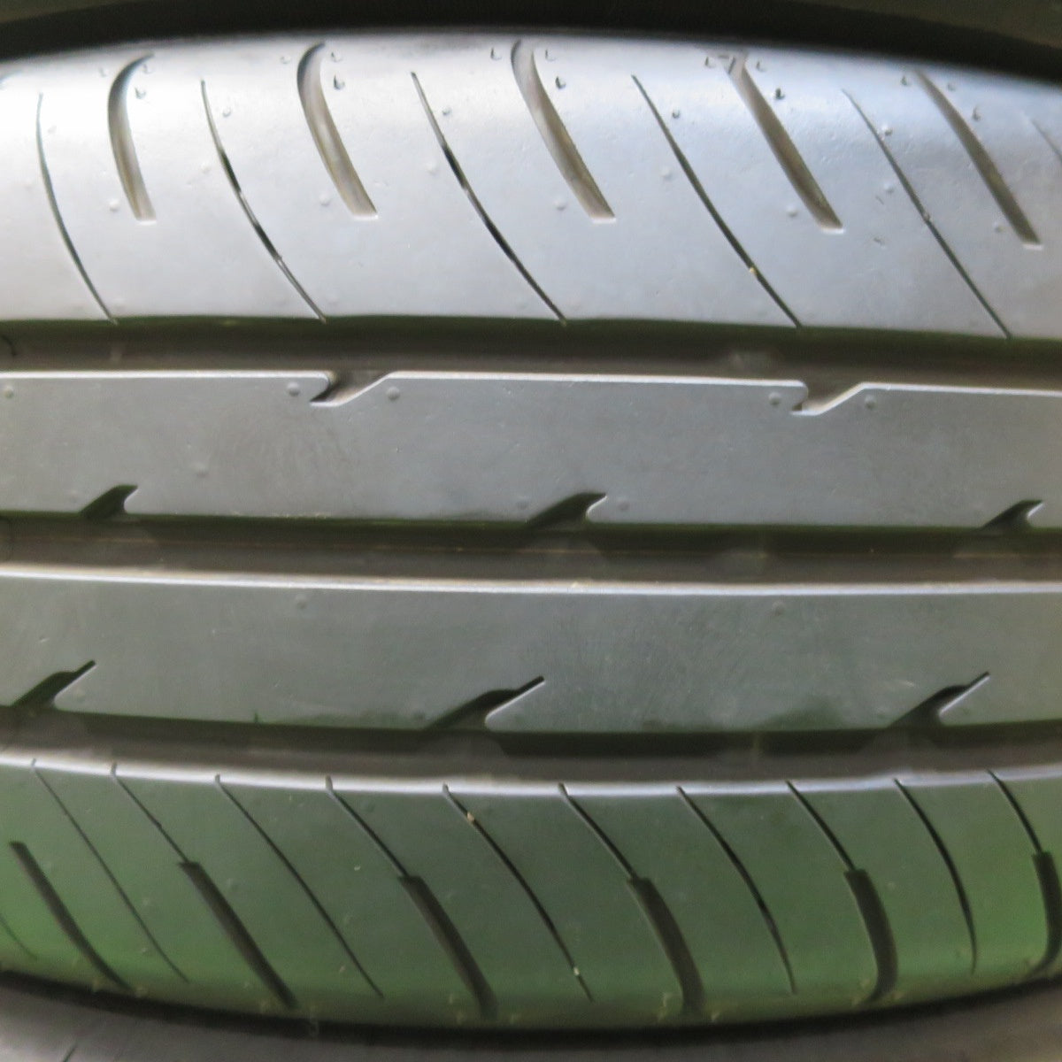 新車外し!23年★185/65R15 トーヨー ナノエナジー J67 タイヤ 15インチ シエンタ ノート デミオ フィット フリード 等★5042902イノタ