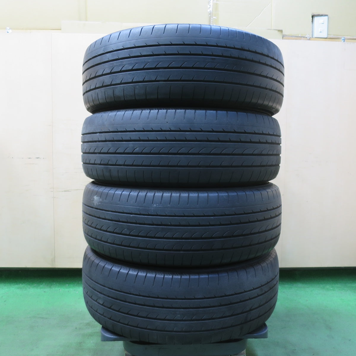 キレイ★日産 C26 セレナ ハイウェイスター 純正 195/60R16 ヨコハマ ブルーアース RV-02 16インチ PCD114.3/5H★5052909イノ