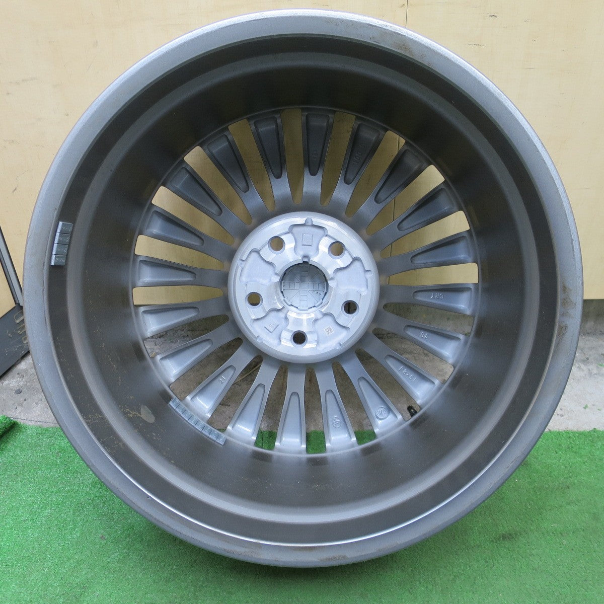 新車外し★トヨタ 30系 クラウン セダン 純正 ホイール 19インチ 19×8J PCD120/5H★6060503NGホ