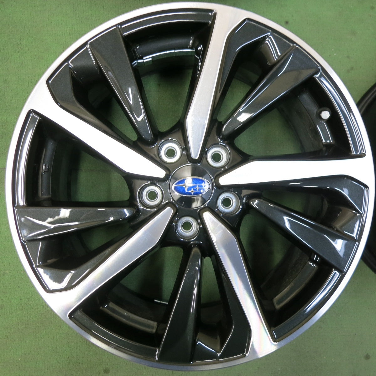 キレイ★スバル レヴォーグ VN5 GT-H 純正 ホイール 18インチ 18×7.5J PCD114.3/5H★5070416SYホ