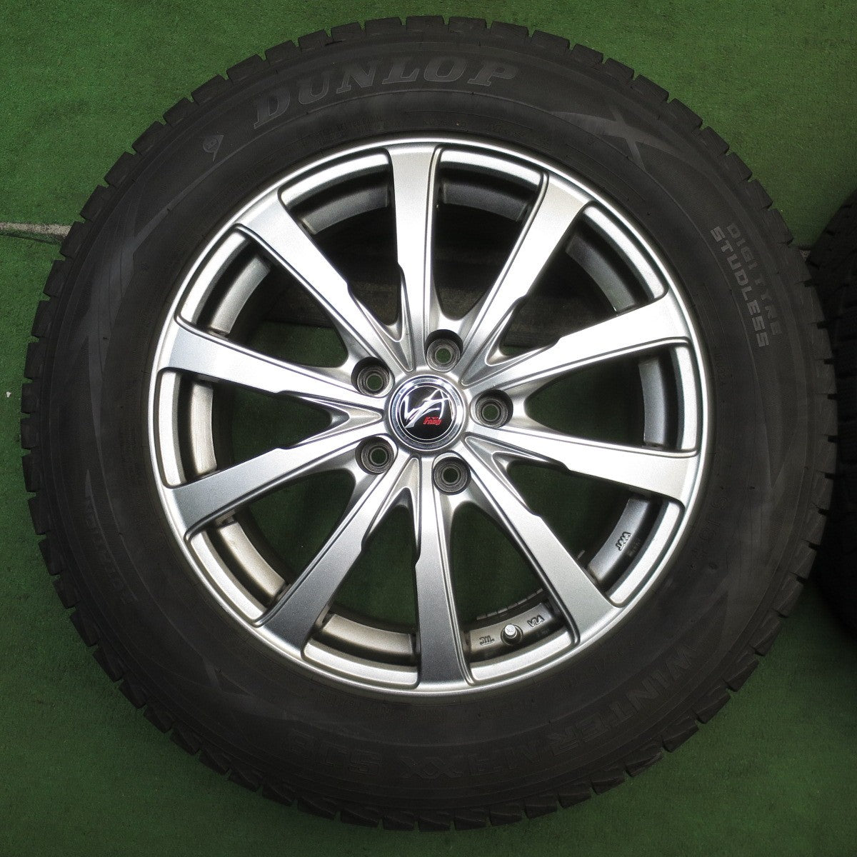 バリ溝!21年!キレイ!9.5分★スタッドレス 225/65R17 ダンロップ ウインターマックス SJ8 Fang ファング 17インチ PCD114.3/5H★5091903NJス