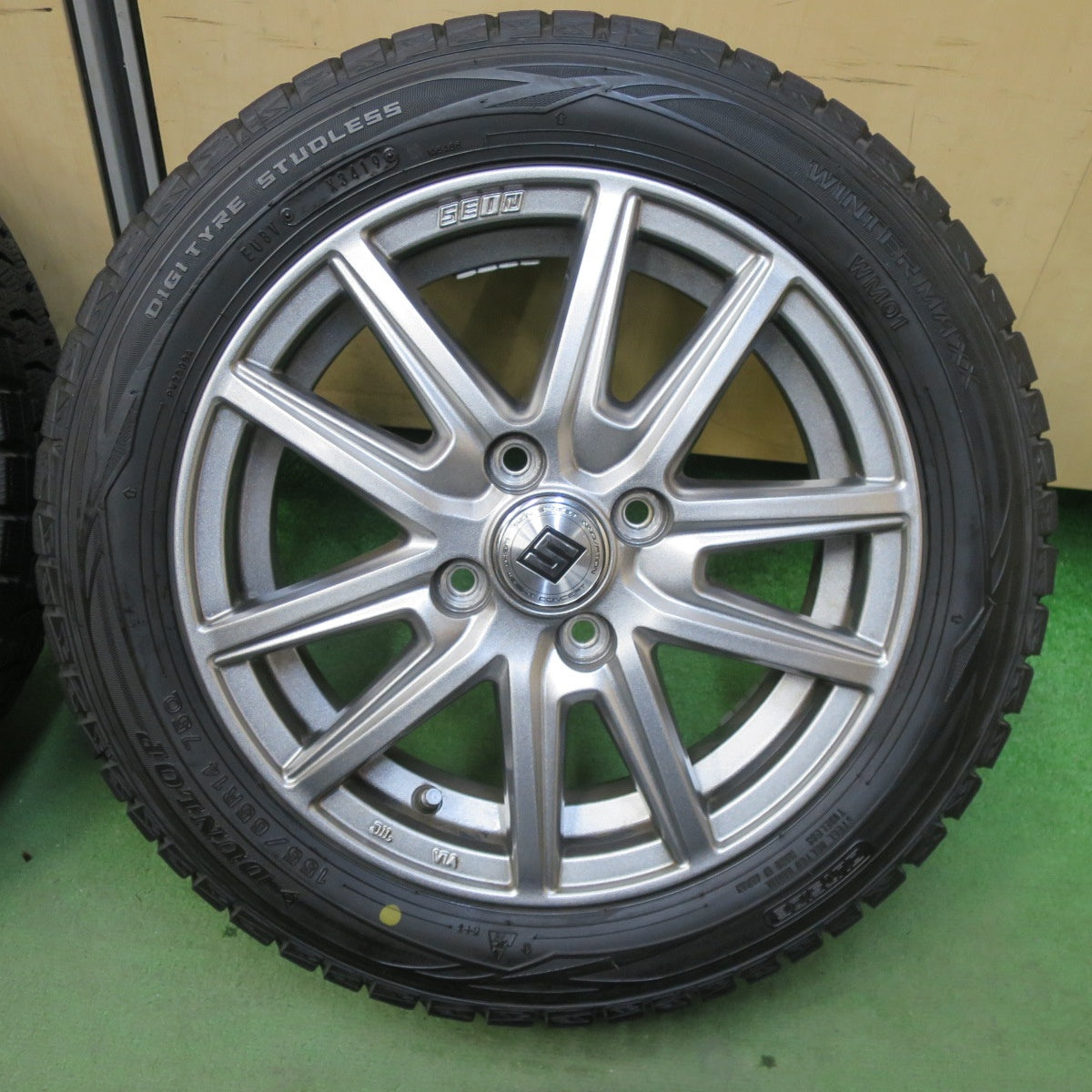 超バリ溝!キレイ!9.5分以上★スタッドレス 155/65R14 ダンロップ ウインターマックス WM01 SEIN ザイン 14インチ PCD100/4H★5111203TTス