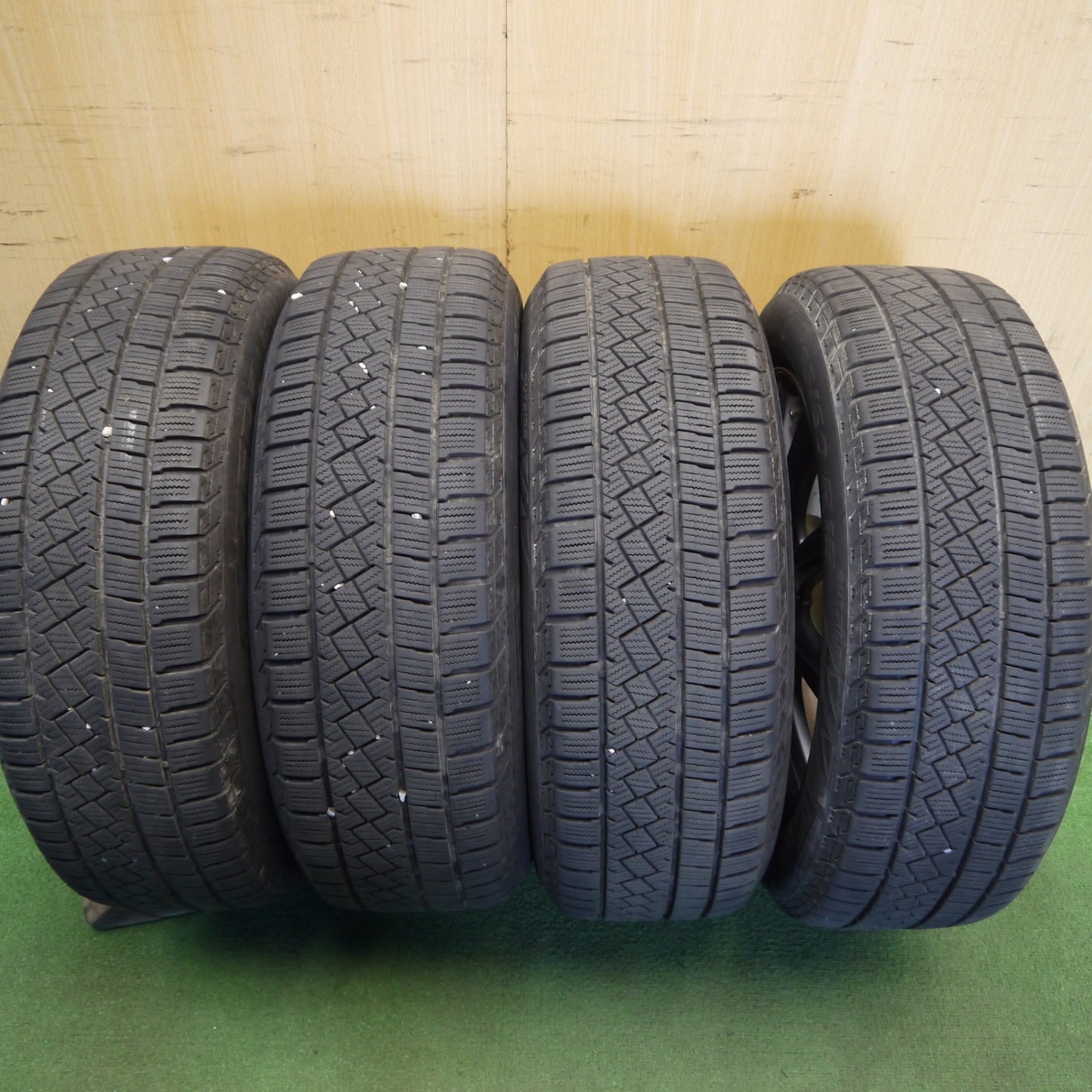 キレイ!22年★シエンタ 等 185/60R15 スタッドレス ピレリ アイスゼロ アシンメトリコ DILETTO ディレット 15インチ PCD100/5H★6051204Hス