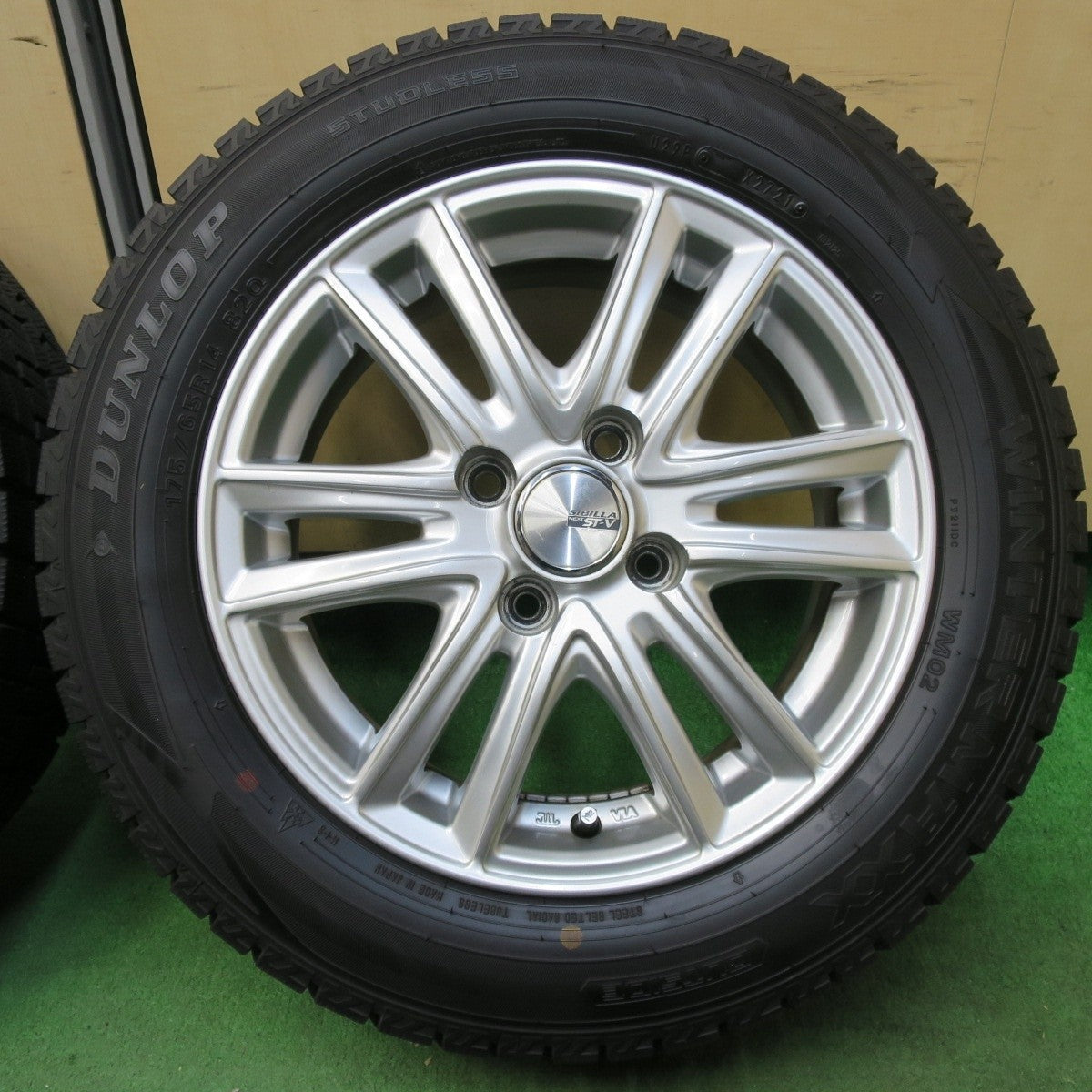 バリ溝!21年!キレイ!9.5分★スタッドレス 175/65R14 ダンロップ ウインターマックス WM02 SIBILLA NEXT ST-V シビラ 14インチ PCD100/4H★5012713イス