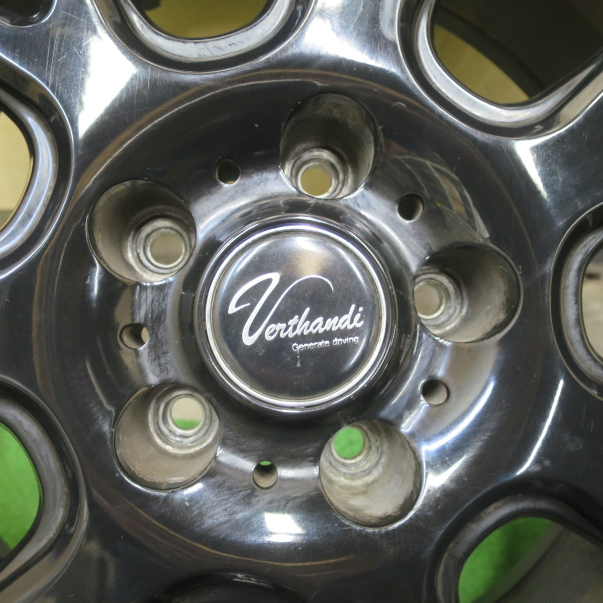 バリ溝!9.5分★スタッドレス 225/65R17 ジーテックス WH1000 SUV Verthandi ヴェルサンディ ヴェルザンディ 17インチ PCD114.3/5H★5090102TTス