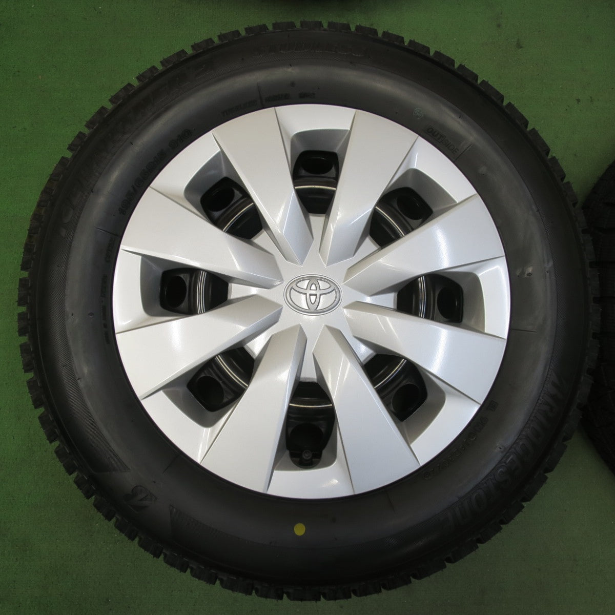 未使用!22年★トヨタ カローラ ツーリング 純正 スチール 195/65R15 スタッドレス ブリヂストン アイスパートナー2 15インチ PCD100/5H★5072802イス