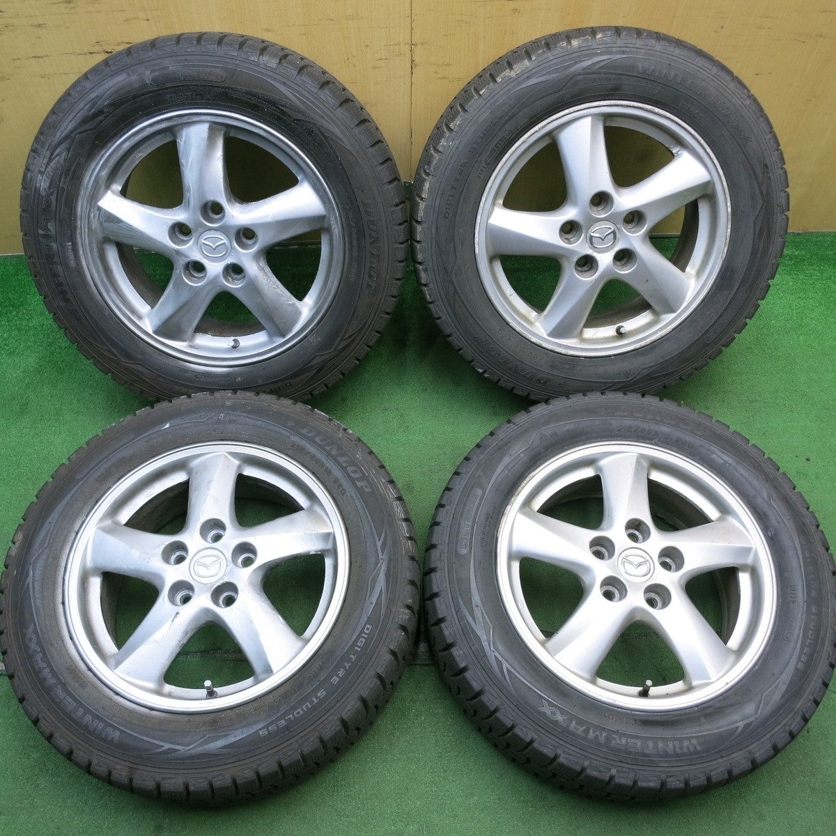 バリ溝!9.5分以上★マツダ MPV 純正 215/60R16 スタッドレス ダンロップ ウインターマックス WM01 16インチ PCD114.3/5H★5061204AKス