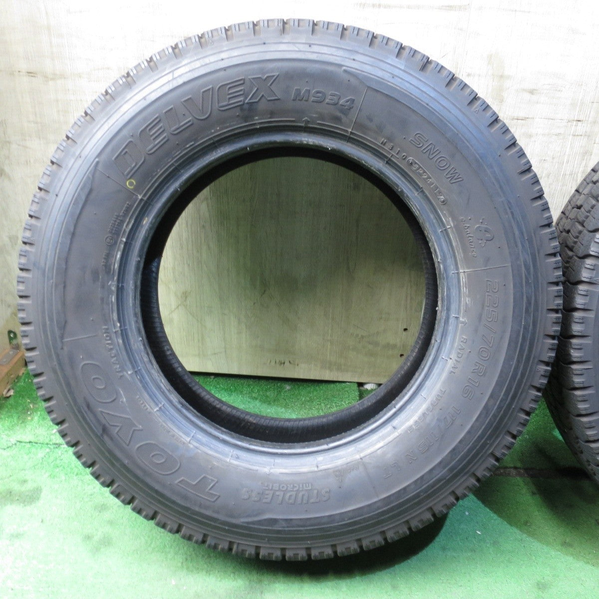 バリ溝!8.5分★トラック タイヤ 225/70R16 117/115N スタッドレス トーヨー デルベックス M934 16インチ★4041903クスタ