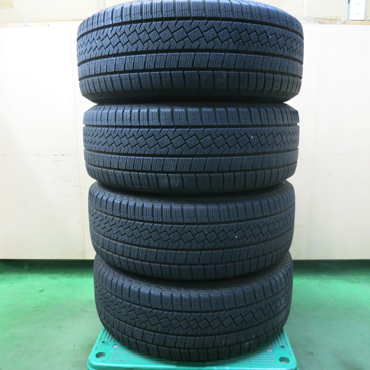 バリ溝!22年!キレイ!9分★BMW MINI 等 MAK OXFORD 225/55R17 スタッドレス ピレリ アイスゼロ アシンメトリコ オクスフォード 17インチ PCD112/5H★5100601SKス