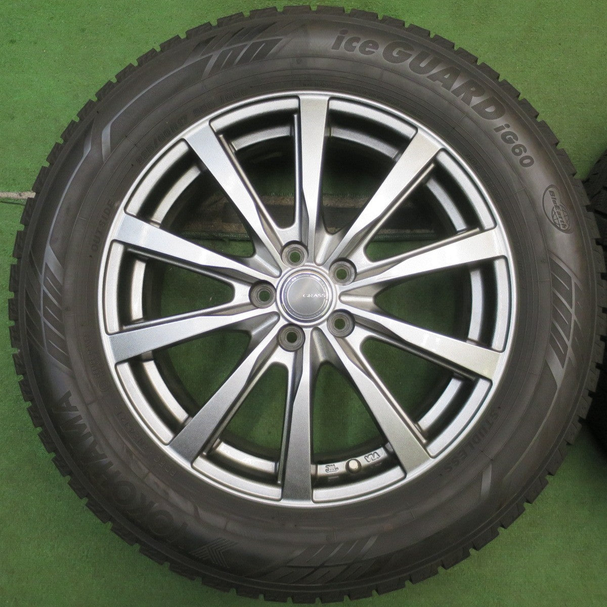 バリ溝!21年!キレイ!9.5分★XV 等 225/60R17 スタッドレス ヨコハマ アイスガード iG60 GRASS グラス 17インチ PCD100/5H★5093007NJス