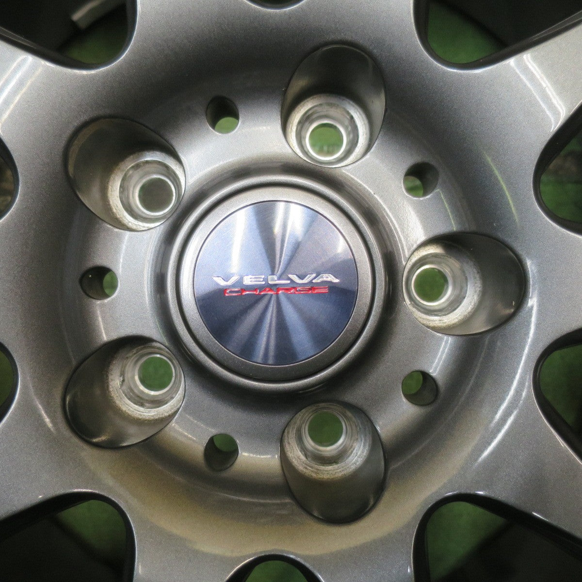 バリ溝!24年!キレイ!9.5分★スタッドレス 215/60R17 ヨコハマ アイスガード iG60 VELVA CHARGE ヴェルヴァ 17インチ PCD114.3/5H★5092903NJス