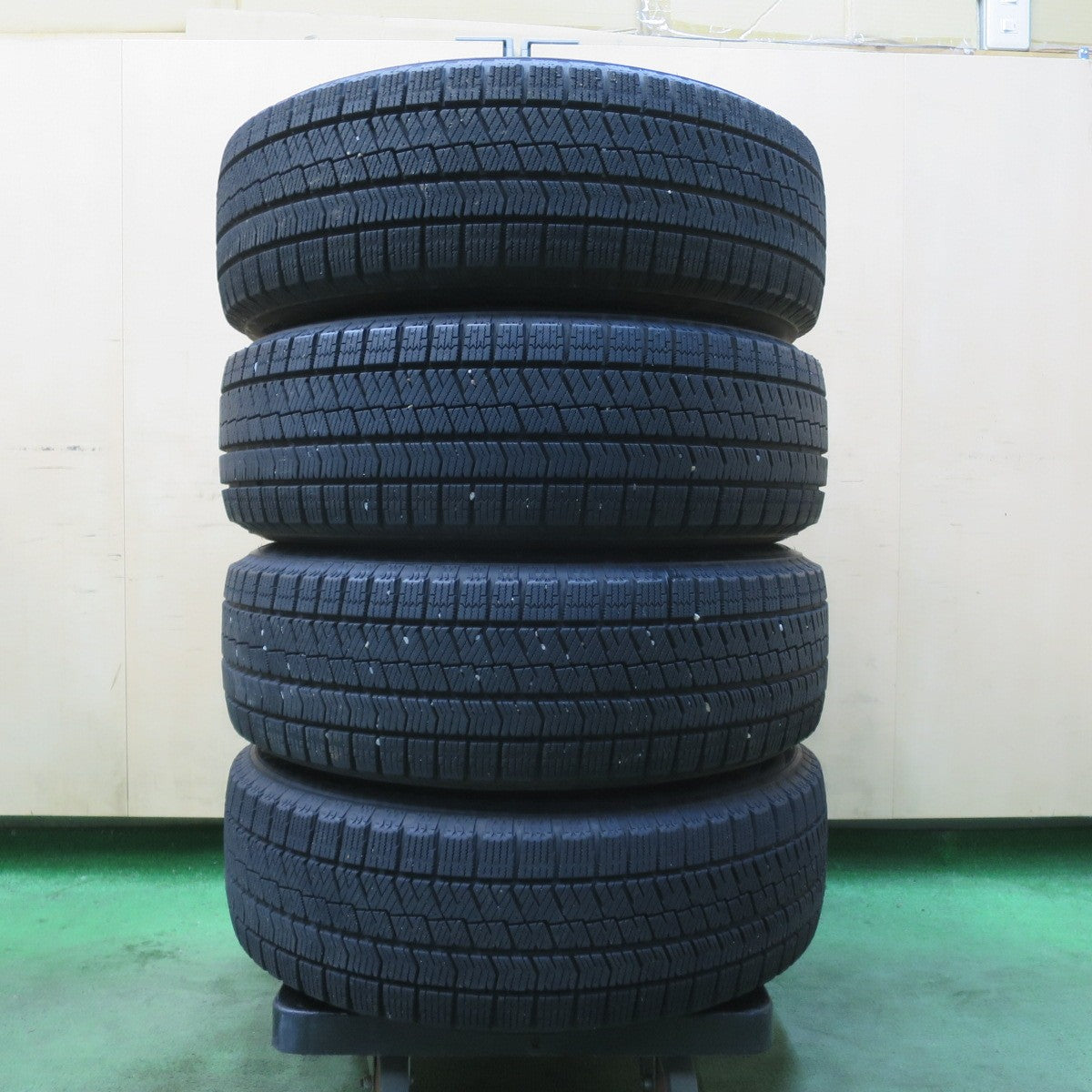 バリ溝!22年!キレイ!9.5分以上★プリウス 等 195/65R15 スタッドレス ブリヂストン ブリザック VRX2 VELVA SPORTZ ヴェルヴァ 15インチ PCD100/5H★6012005イス