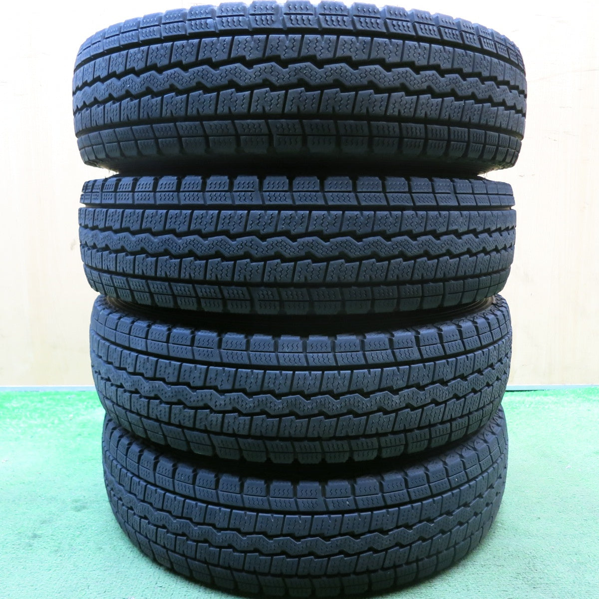 4本価格!23年★スタッドレス 145R12 6PR ダンロップ ウインターマックス SV01 スチール ホイール 12インチ 軽トラ 等 PCD100/4H★5083008HAス