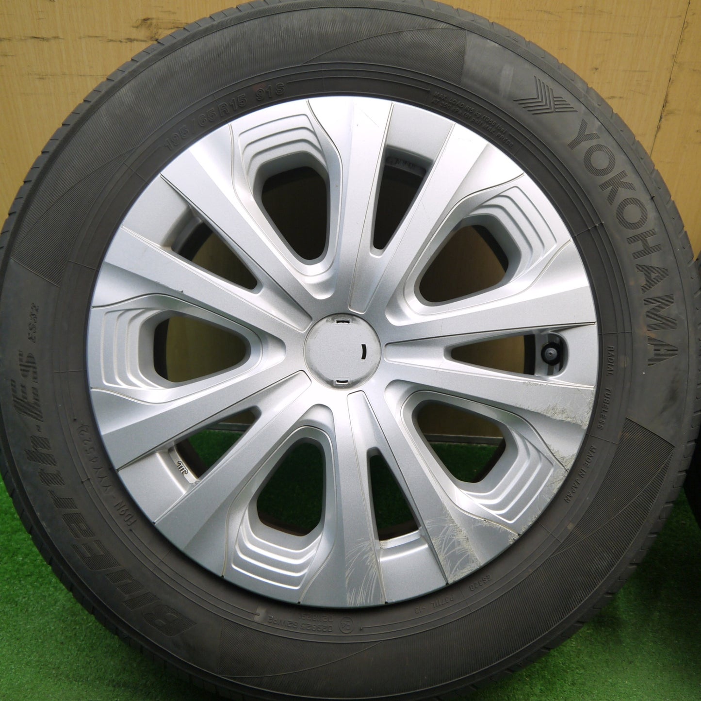 4本価格!22年★トヨタ 50系 プリウス 純正 195/65R15 ヨコハマ BluEarth-ES ES32 15インチ PCD100/5H★5041809Hノ