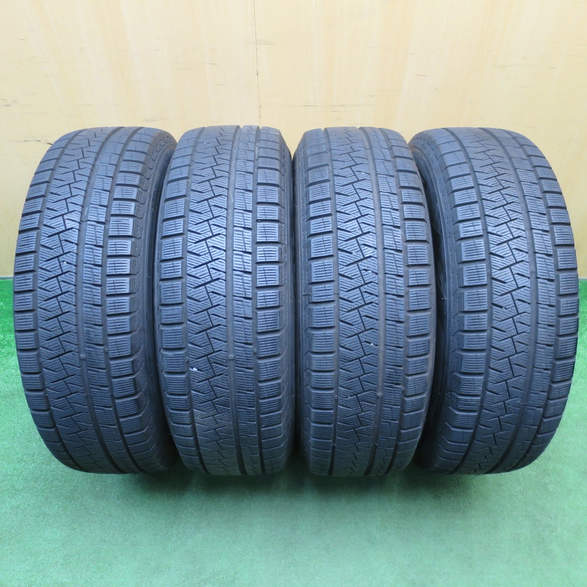 バリ溝!キレイ!8.5分★スタッドレス 225/65R17 ピレリ アイスアシンメトリコ プラス G.speed Gスピード 17インチ PCD114.3/5H★5121801NJス