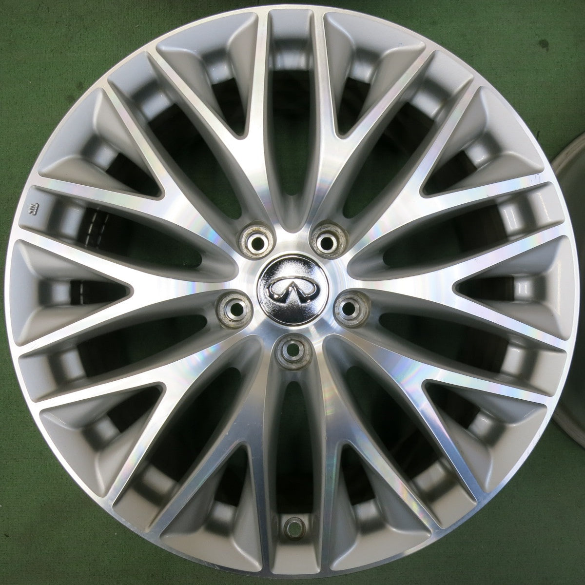 空気圧センサー付き!4本価格★日産 Y51 シーマ 純正 ホイール 18インチ 18×8J PCD114.3/5H★5051605SYホ