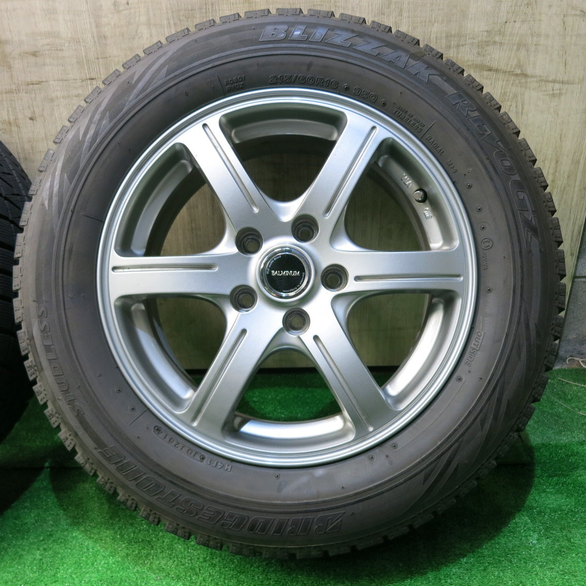 キレイ★スタッドレス 215/60R16 ブリヂストン ブリザック REVO GZ BALMINUM バルミナ 16インチ PCD114.3/5H★5051303NJス