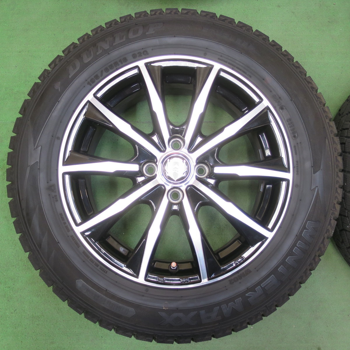 バリ溝!キレイ!9.5分★スタッドレス 195/65R16 ダンロップ ウインターマックス WM02 RiZLEY ライツレー 16インチ PCD100/4H★5050809イス