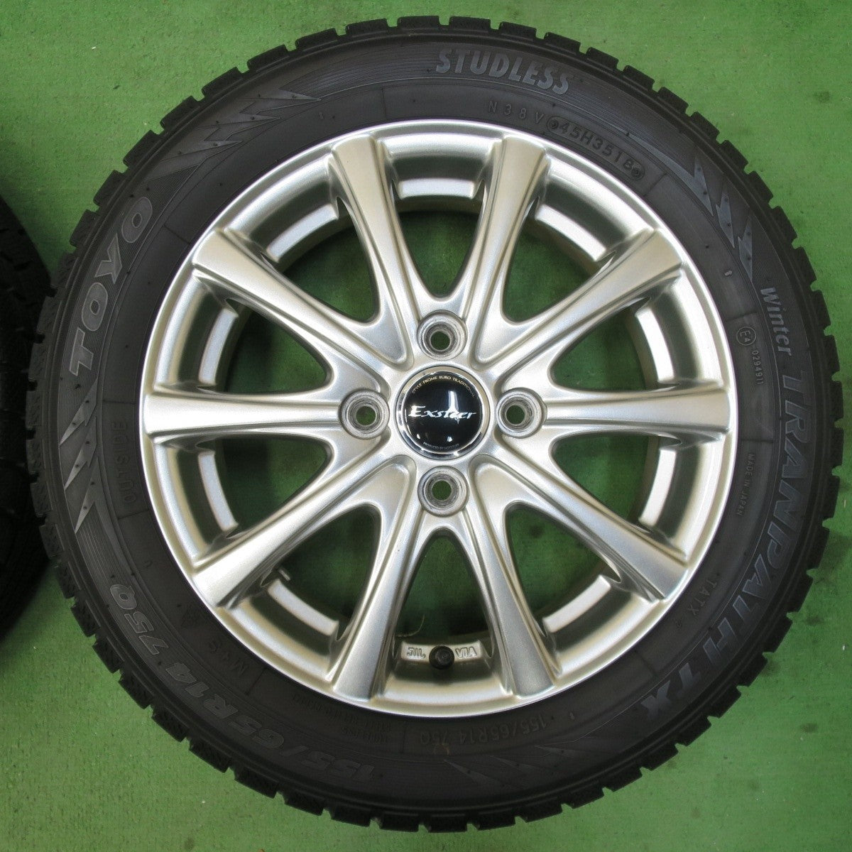 バリ溝!9.5分以上★スタッドレス 155/65R14 トーヨー ウインター トランパス TX Exsteer エクスター 14インチ PCD100/4H★5030605イス