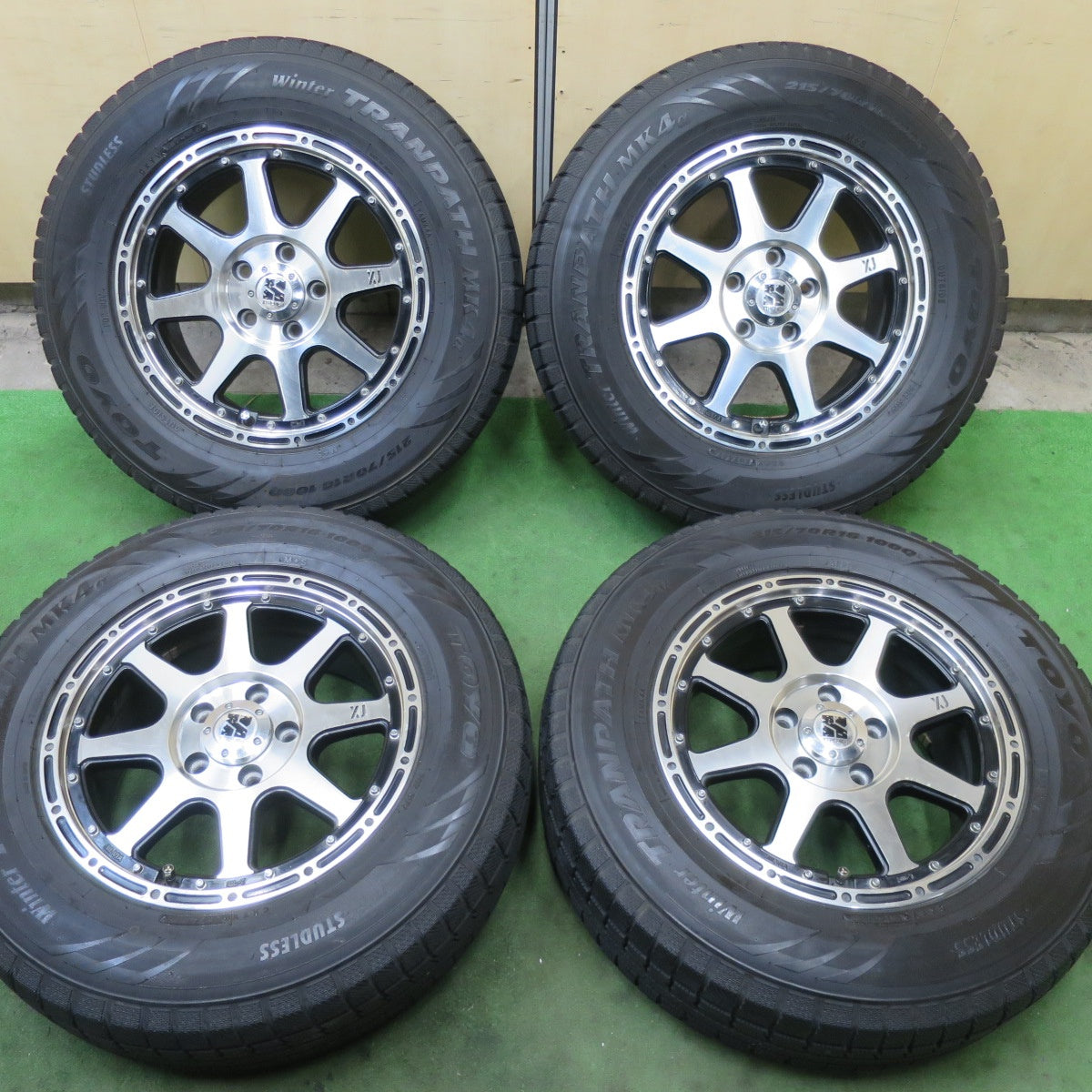 バリ溝!9分★XTREME-J 215/70R16 スタッドレス トーヨー ウインター トランパス MK4α 16インチ エクストリームJ PCD114.3/5H★5111102TTス