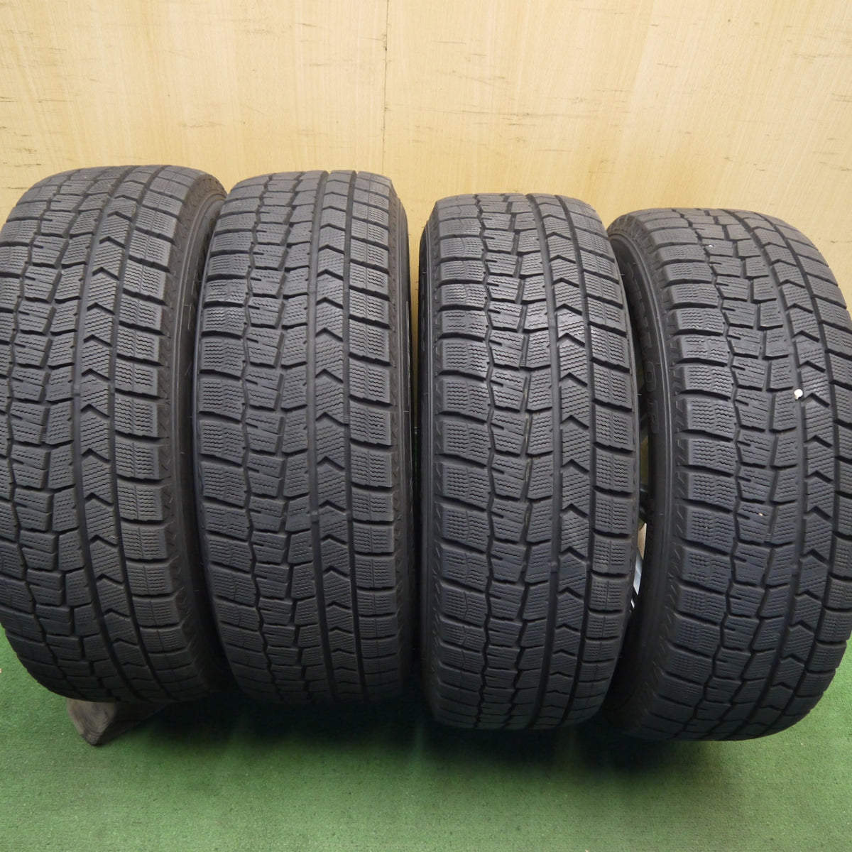 バリ溝!24年!キレイ!9.5分◎スタッドレス 205/65R15 ダンロップ ウインターマックス WM02 JOKER ジョーカー 15インチ PCD114.3/5H◎6090701Hス