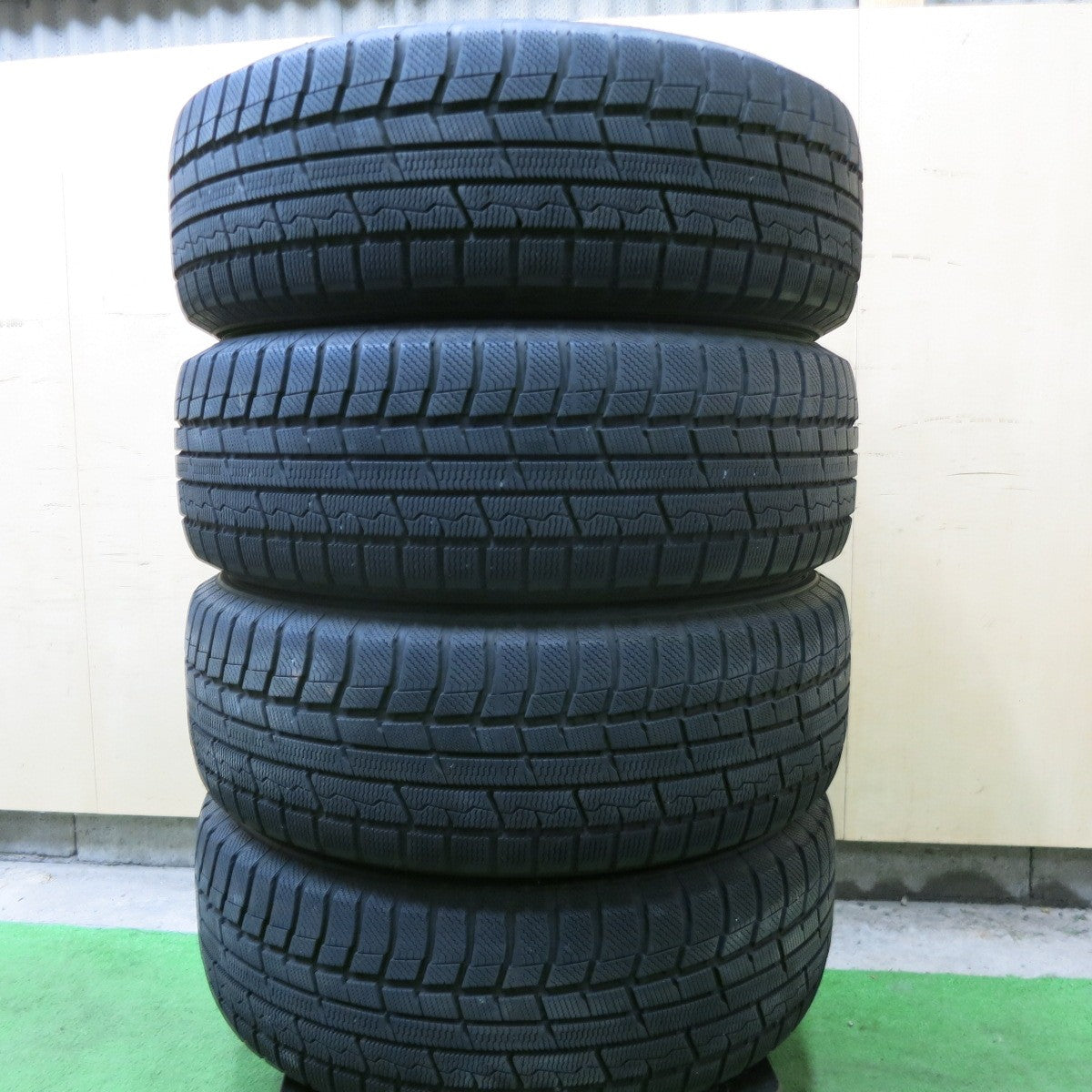 バリ溝!8.5分★スタッドレス 215/65R16 トーヨー ウインター トランパス TX SHAPE 社外 アルミ 16インチ PCD114.3/5H★6012602ナス