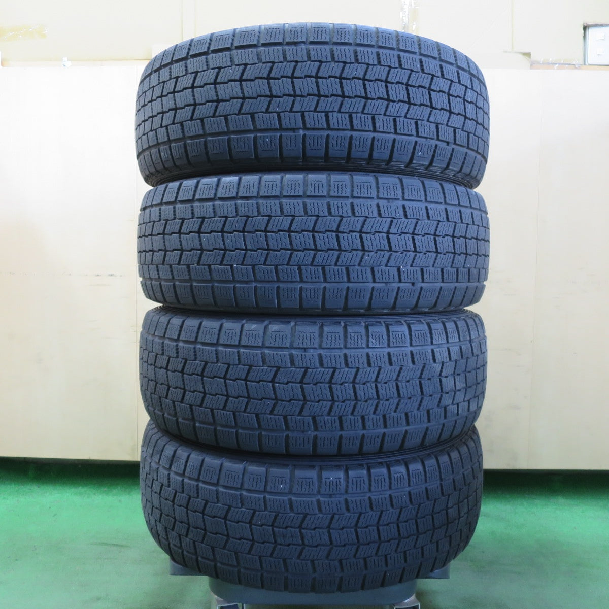 バリ溝!8.5分★スタッドレス 205/65R15 ファルケン エスピア EPZ Treffer トレファー 15インチ PCD114.3/5H★5052705イス